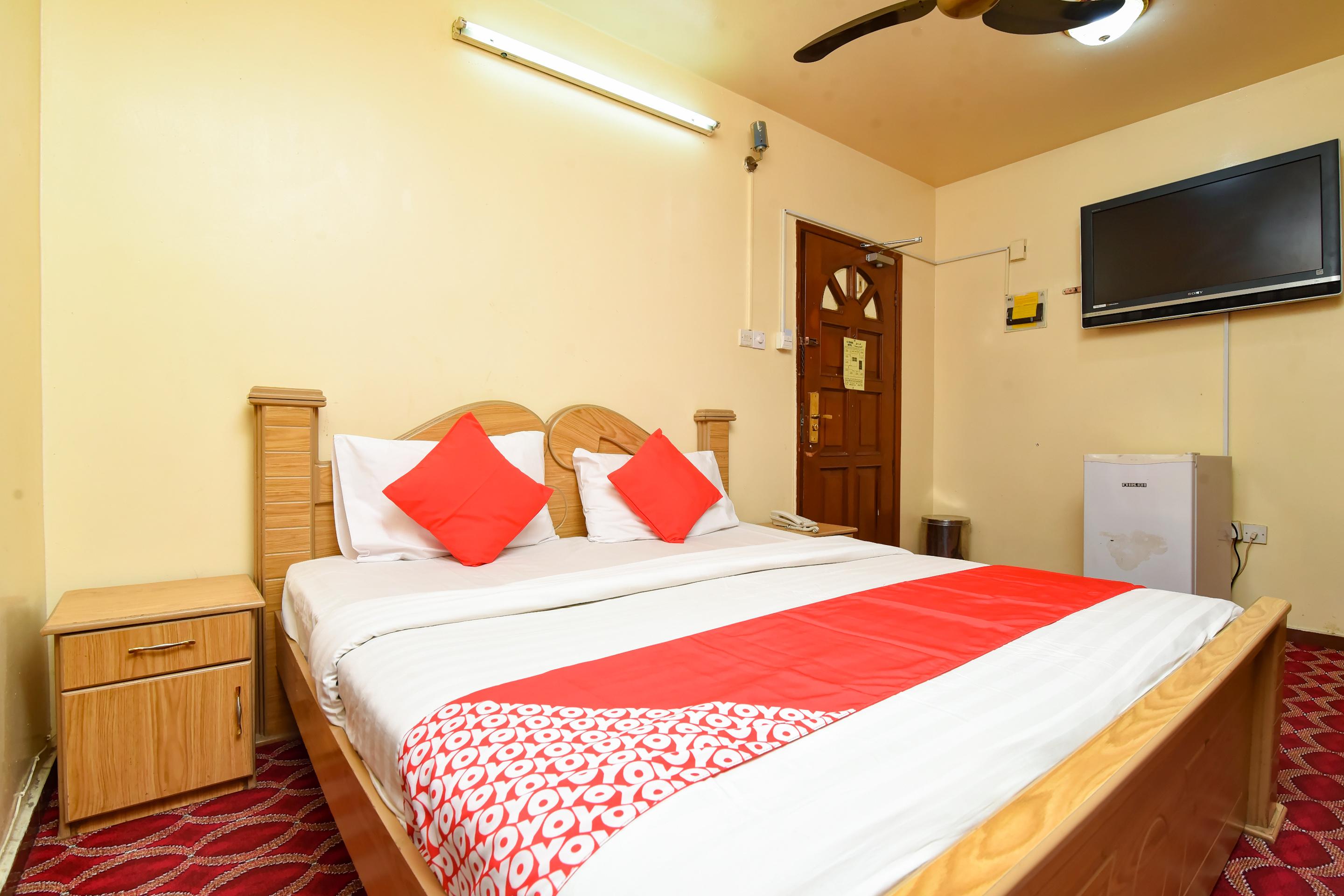 Oyo 157 Al Khaima Hotel Дубай Экстерьер фото