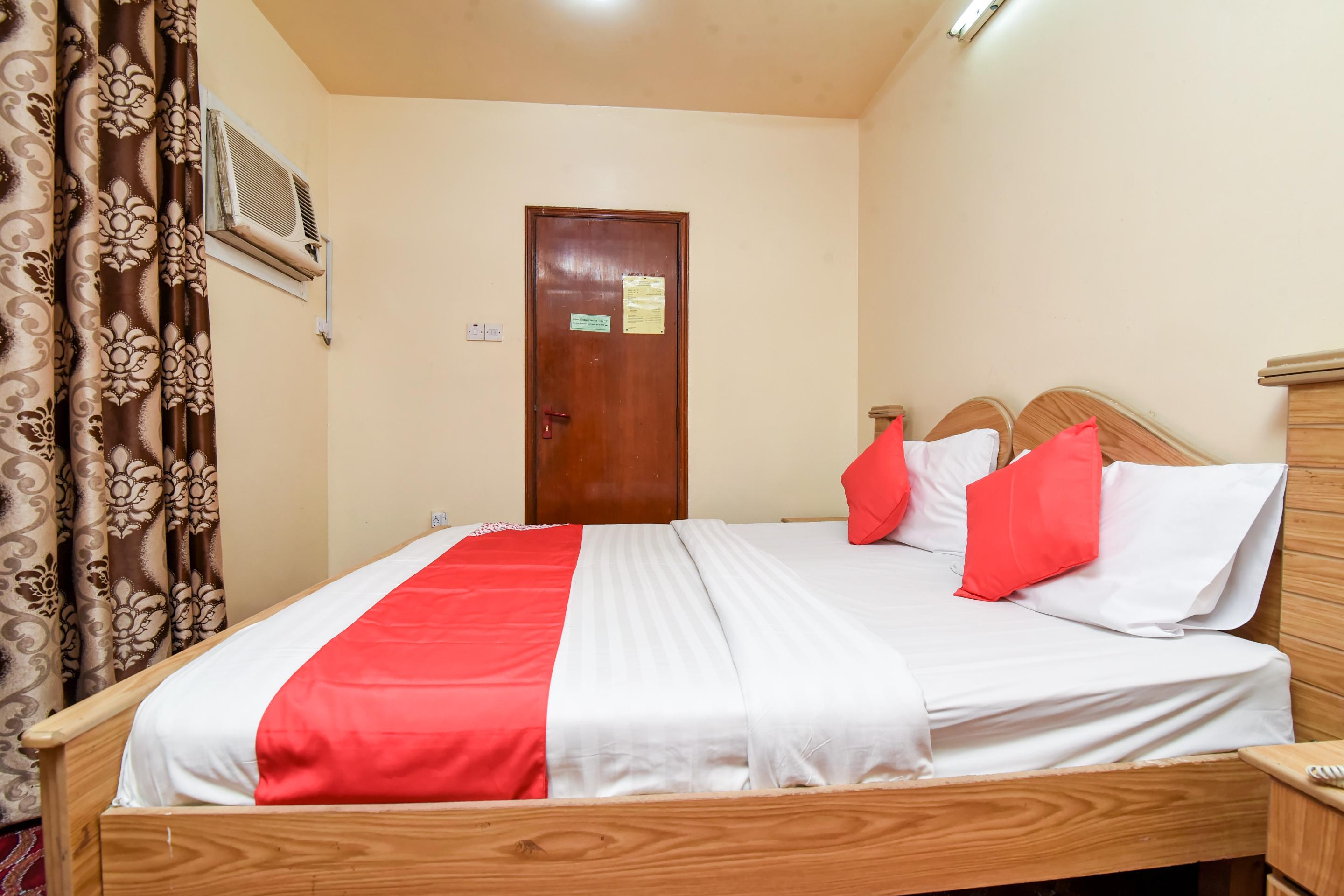Oyo 157 Al Khaima Hotel Дубай Экстерьер фото