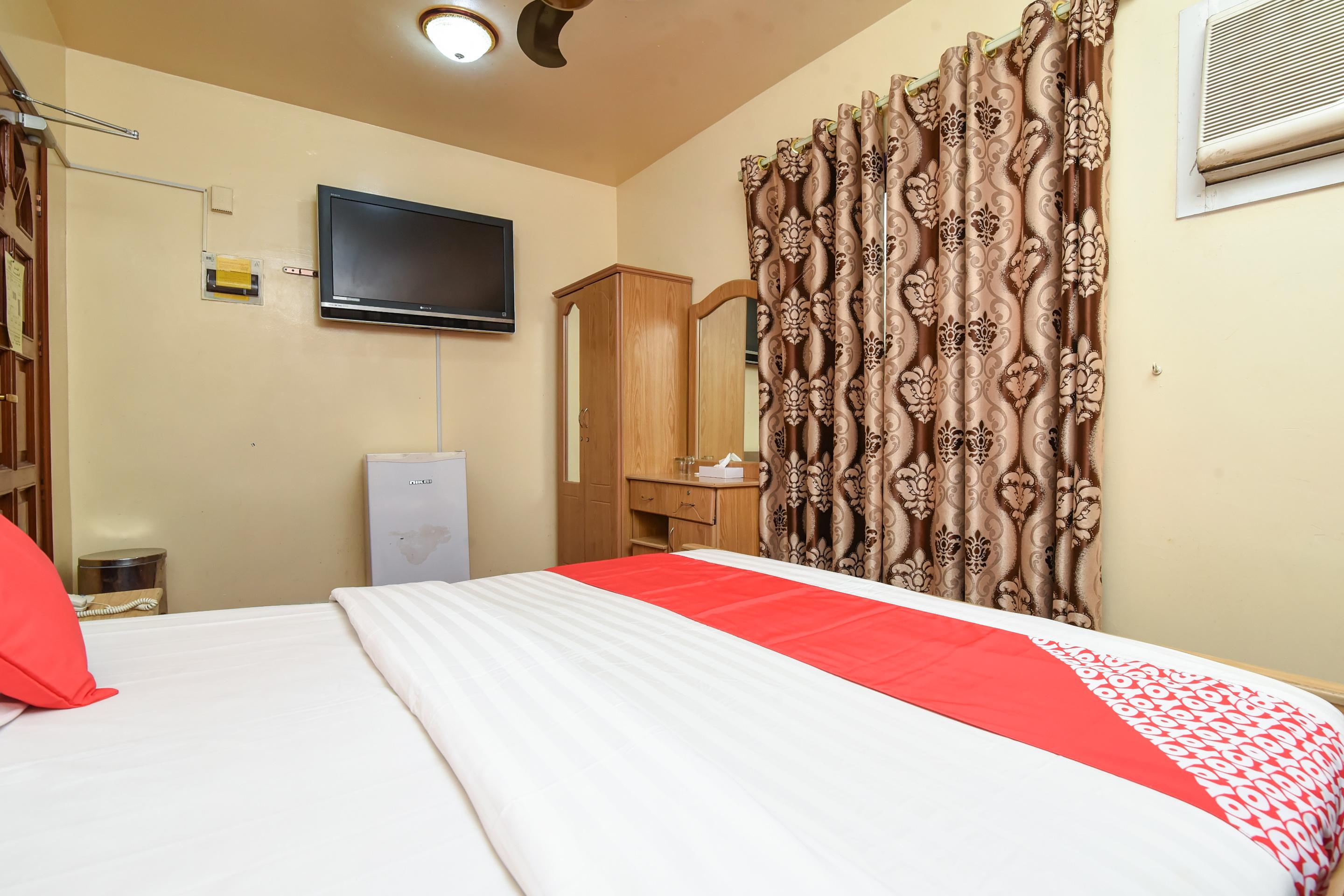 Oyo 157 Al Khaima Hotel Дубай Экстерьер фото