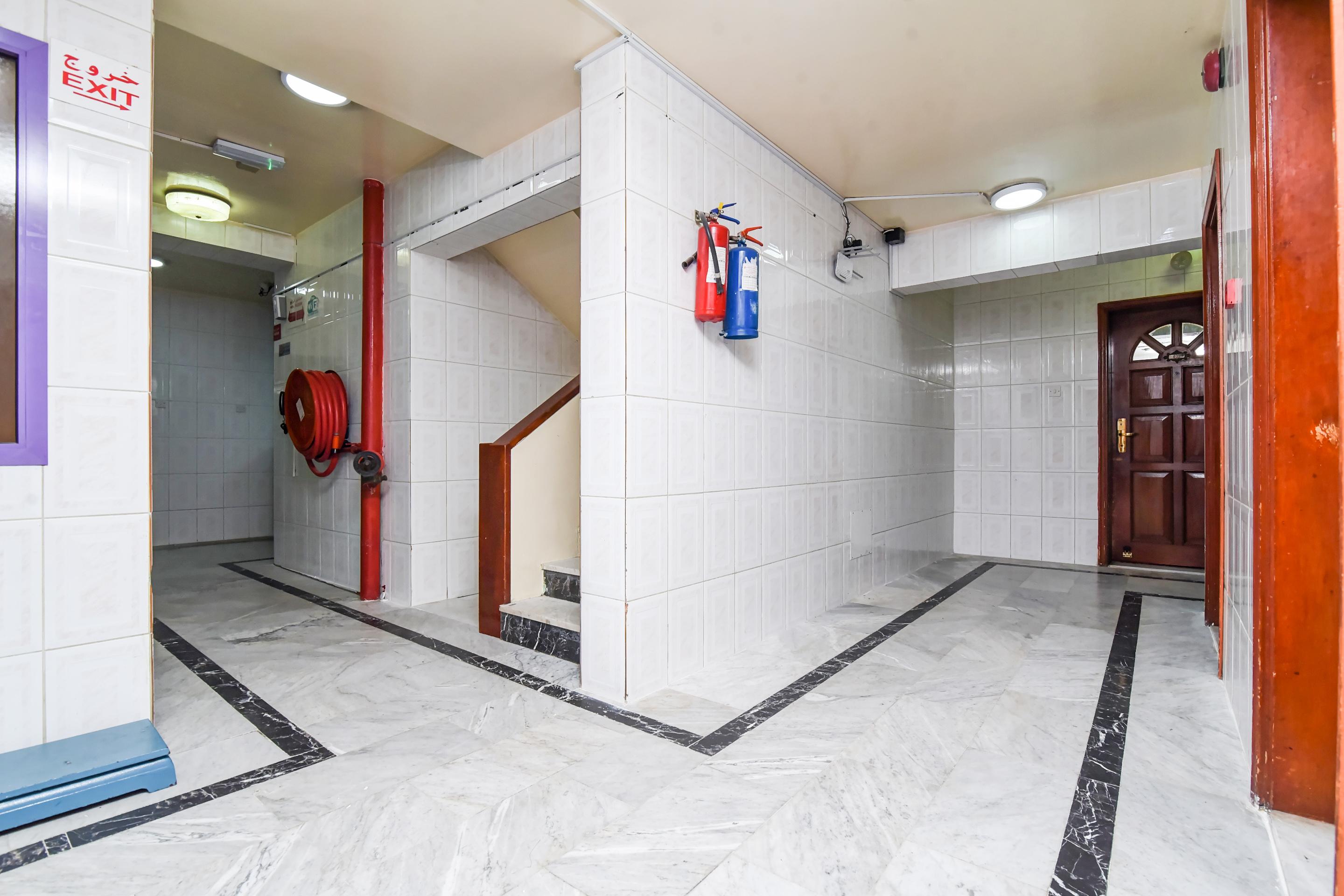 Oyo 157 Al Khaima Hotel Дубай Экстерьер фото